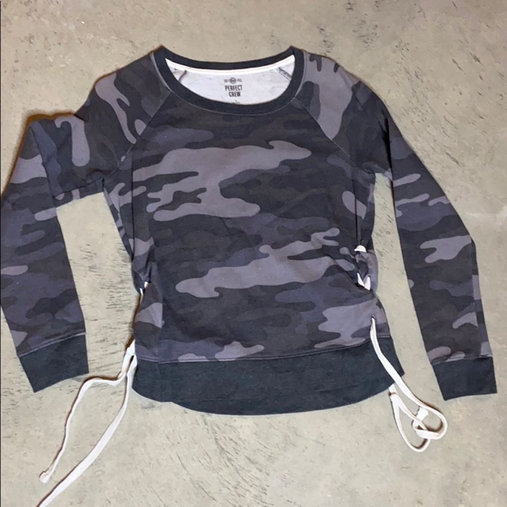 Camo, side lace up crew neck
